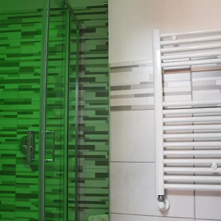 לינה וארוחת בוקר Iris