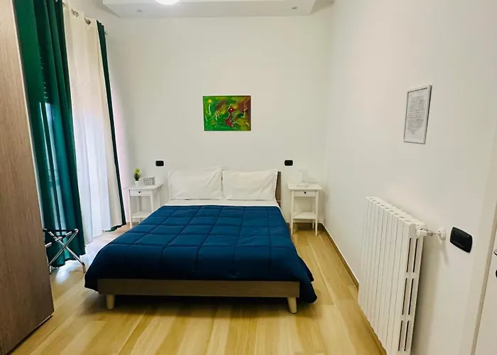 Iris Nocleg ze śniadaniem 4*